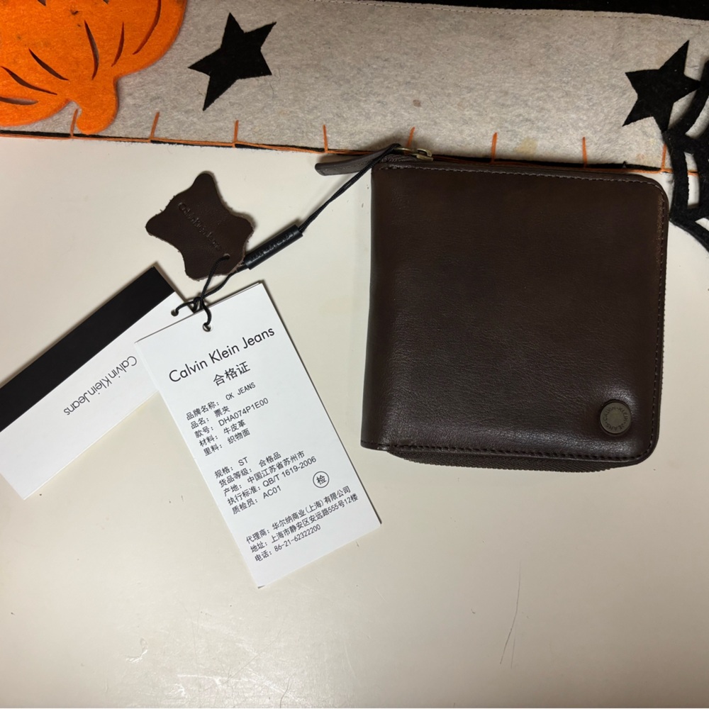 NWT Calvin Klein Jeans Espresso Brown Wallet